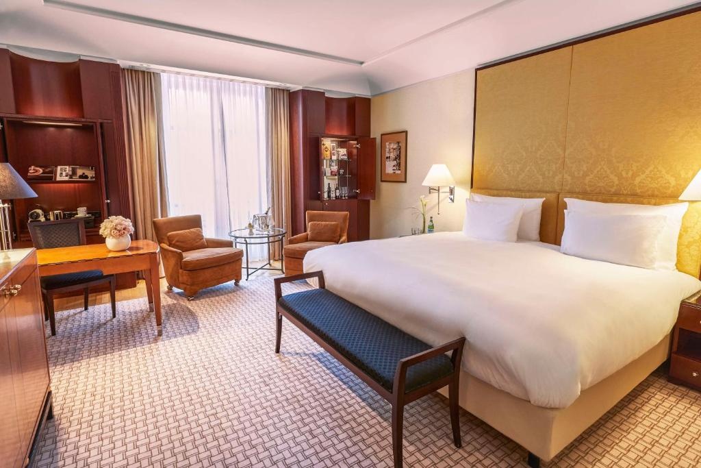 Hotel Adlon Kempinskiroomsrooms Image 2424