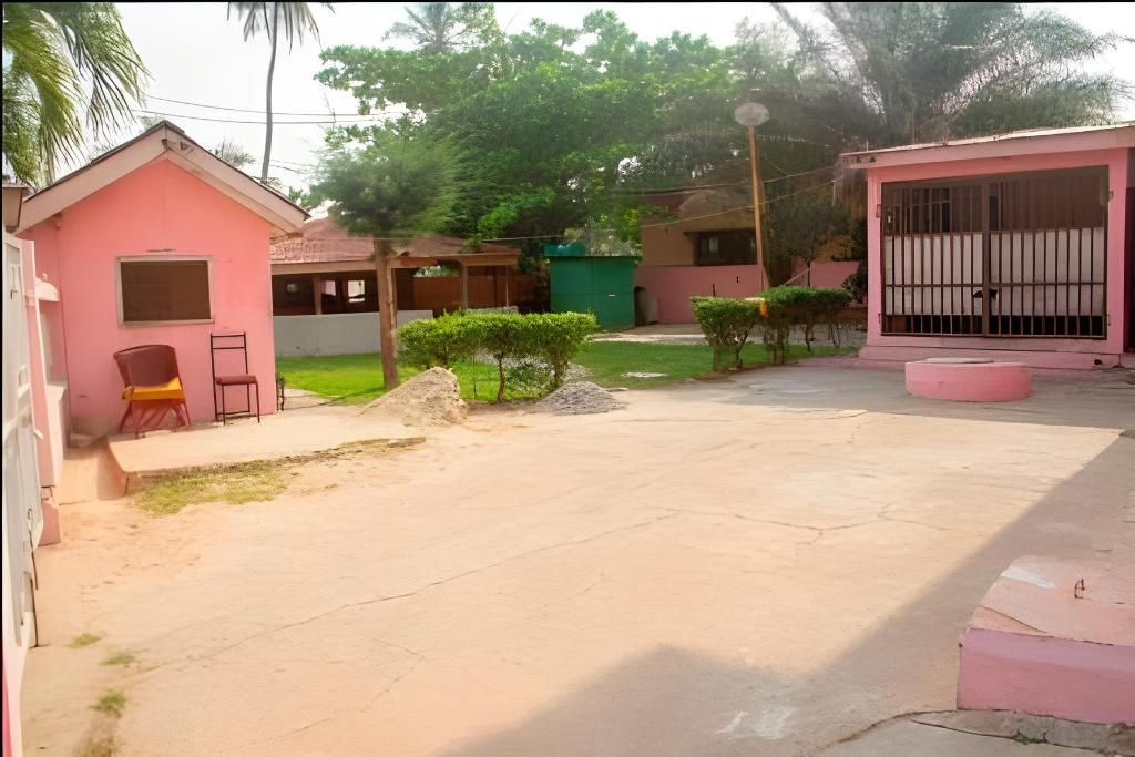 Pink Hostel  Property Views  View 7