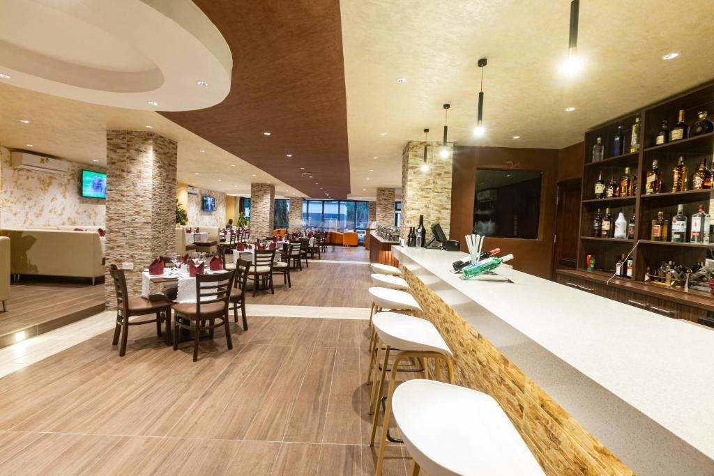 Airport View Hotel__dining__Food And Beverages_12