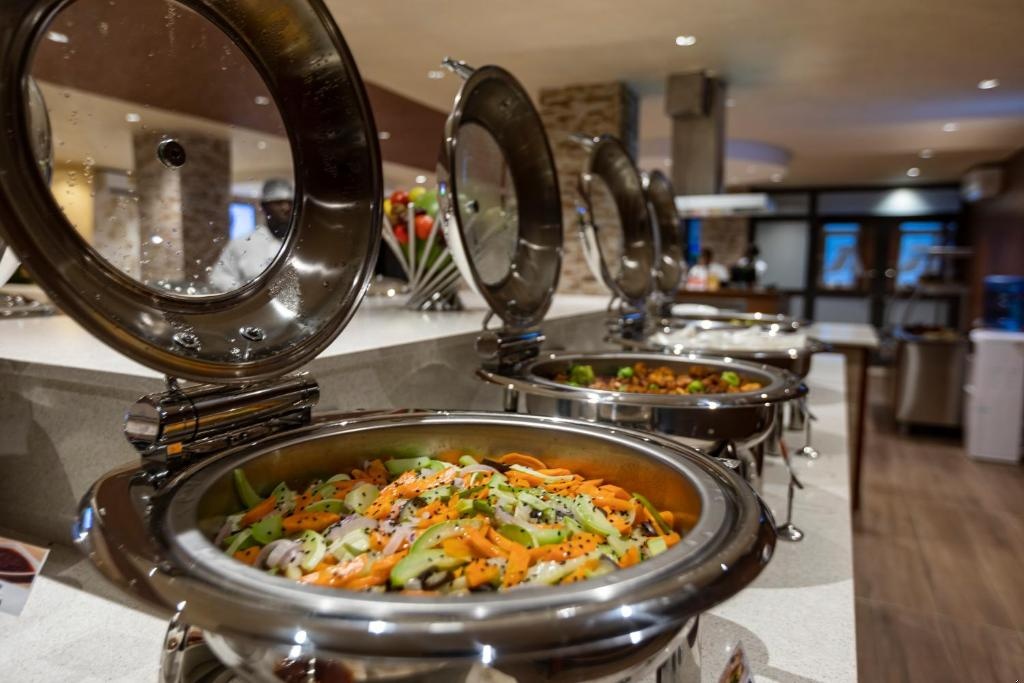 Airport View Hotel__dining__Food And Beverages_2