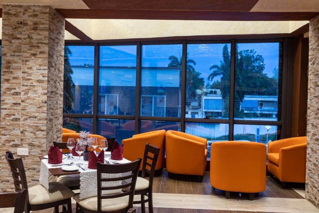 Airport View Hotel__dining__Food And Beverages_4