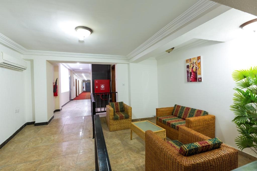 Airport View Hotel__property_views__Lobby_28
