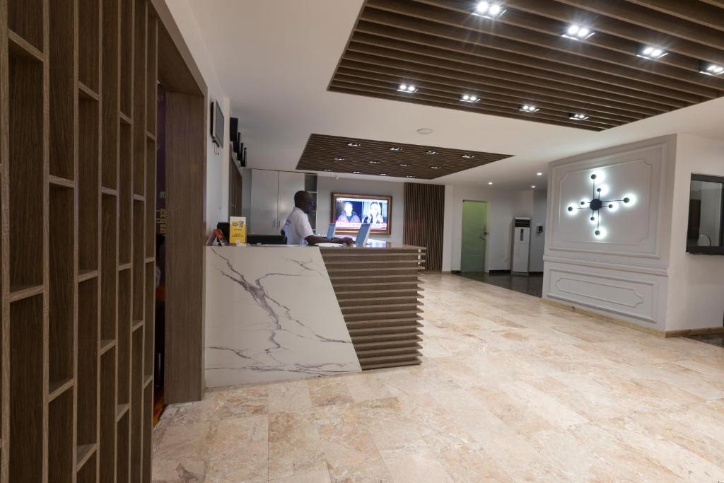 Airport View Hotel__property_views__Lobby_29
