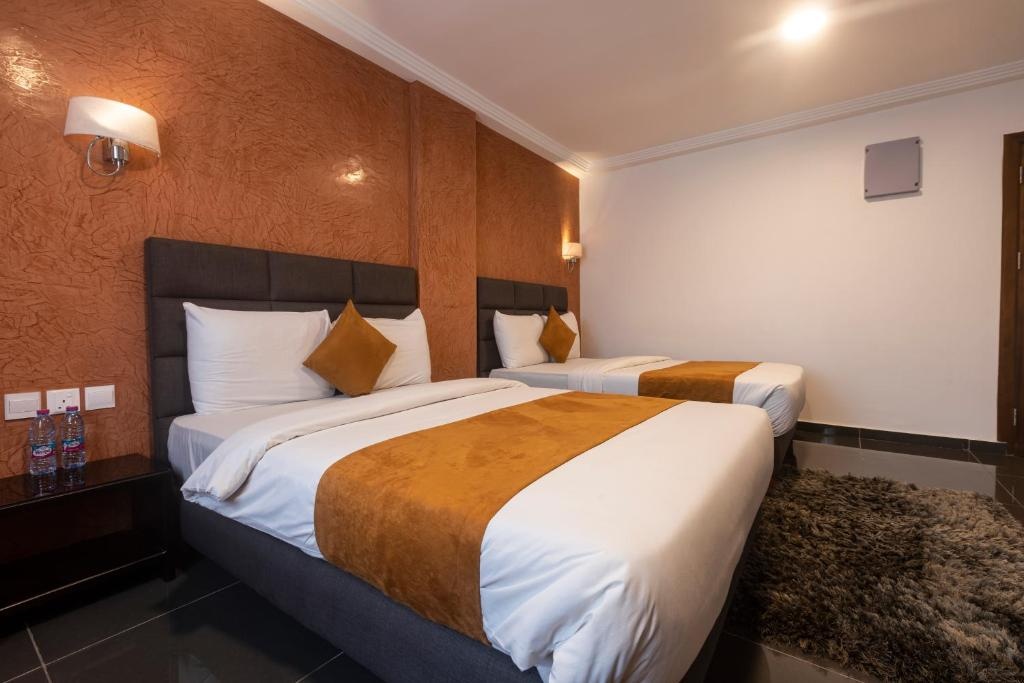 Airport View Hotel__rooms__Deluxe Twin Room_7