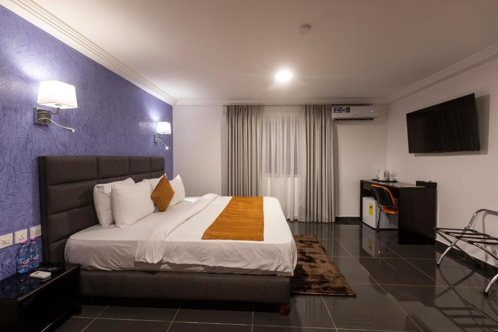 Airport View Hotel__rooms__Executive Suite_4
