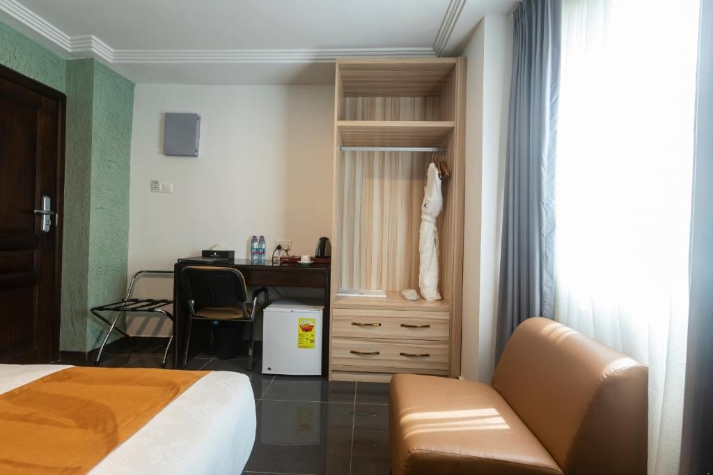Airport View Hotel__rooms__Standard Single Room_14