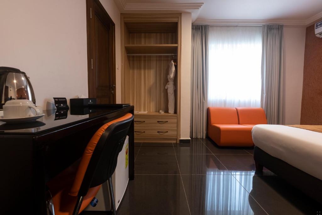 Airport View Hotel__rooms__Standard Single Room_18