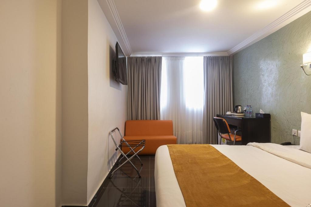 Airport View Hotel__rooms__rooms Image 24_24