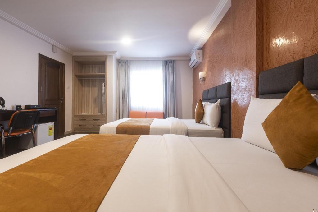 Airport View Hotel__rooms__rooms Image 5_5