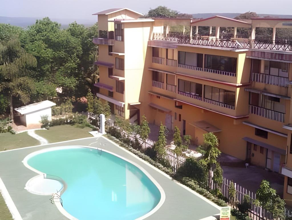Goan Clove Hotel  Facilities  Swimming Pool 4