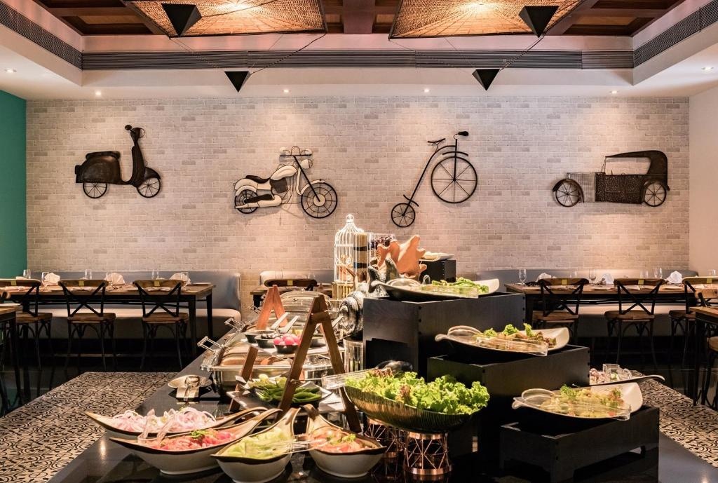 Club Mahindra Emerald Palms  Dining  Restaurant 13