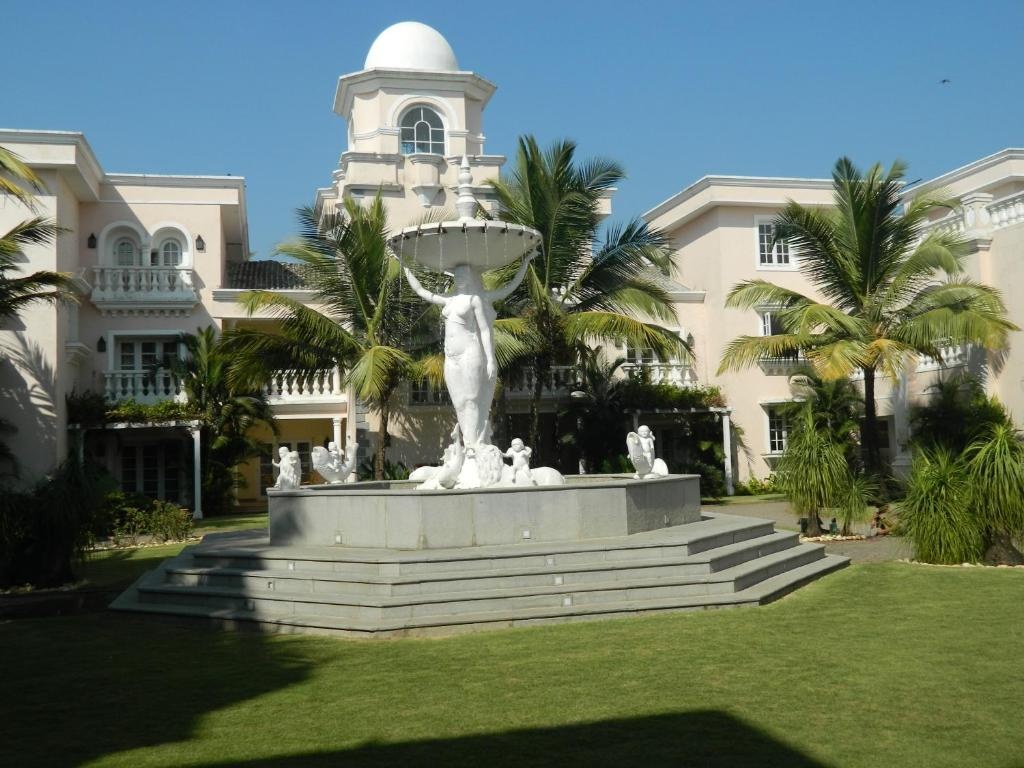 Club Mahindra Emerald Palms  Facilities  Garden 24