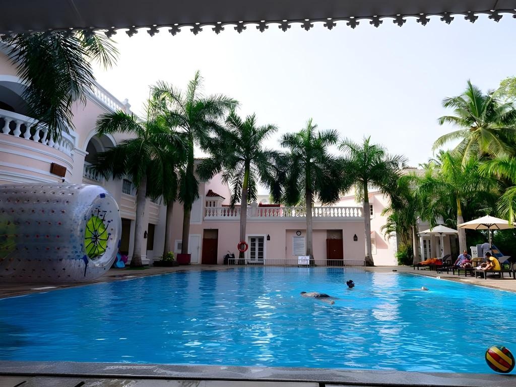 Club Mahindra Emerald Palms  Facilities  Swimming Pool Outdoor 11