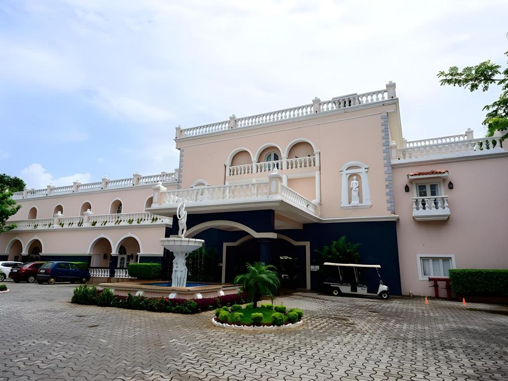 Club Mahindra Emerald Palms  Property Views  Entrance 27