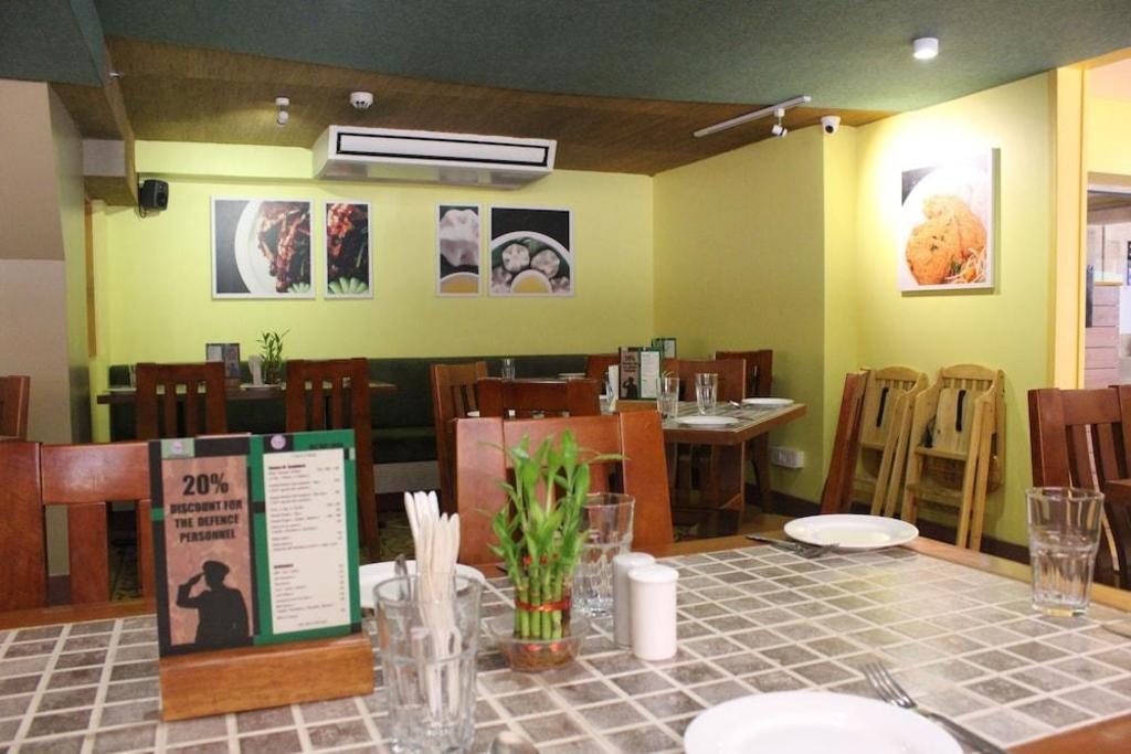 Grande Delmon  Dining  Dining Image 10 10