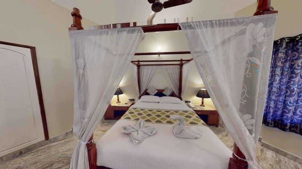 Leoney Resort  Rooms  Deluxe Cottage Guestroom 18