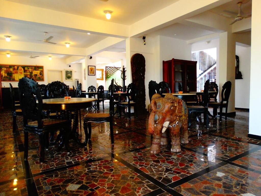 WelcomHeritage Panjim Inn Hotel  Facilities  Barlounge 11