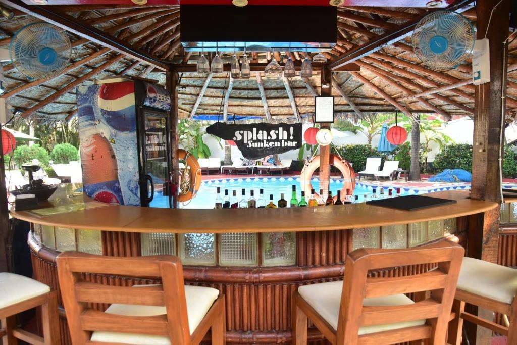 Santana Beach Resort  Dining  Restaurant 11