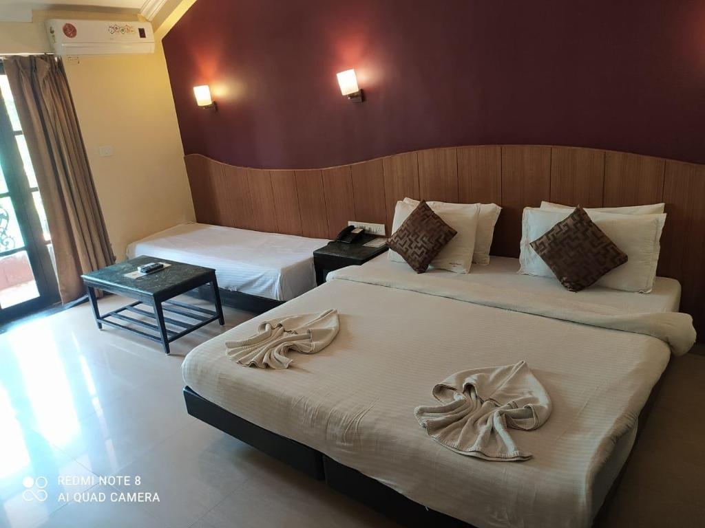 Sun City Resort  Rooms  Premium Room Guestroom 3