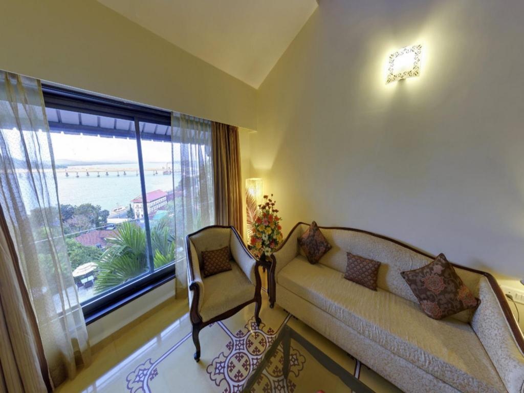 The Crown Goa Hotel  Rooms  Junior Suite 14