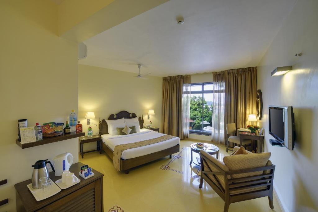 The Crown Goa Hotel  Rooms  Rooms Image 7 7