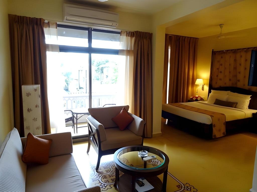 The Crown Goa Hotel  Rooms  Rooms Image 8 8