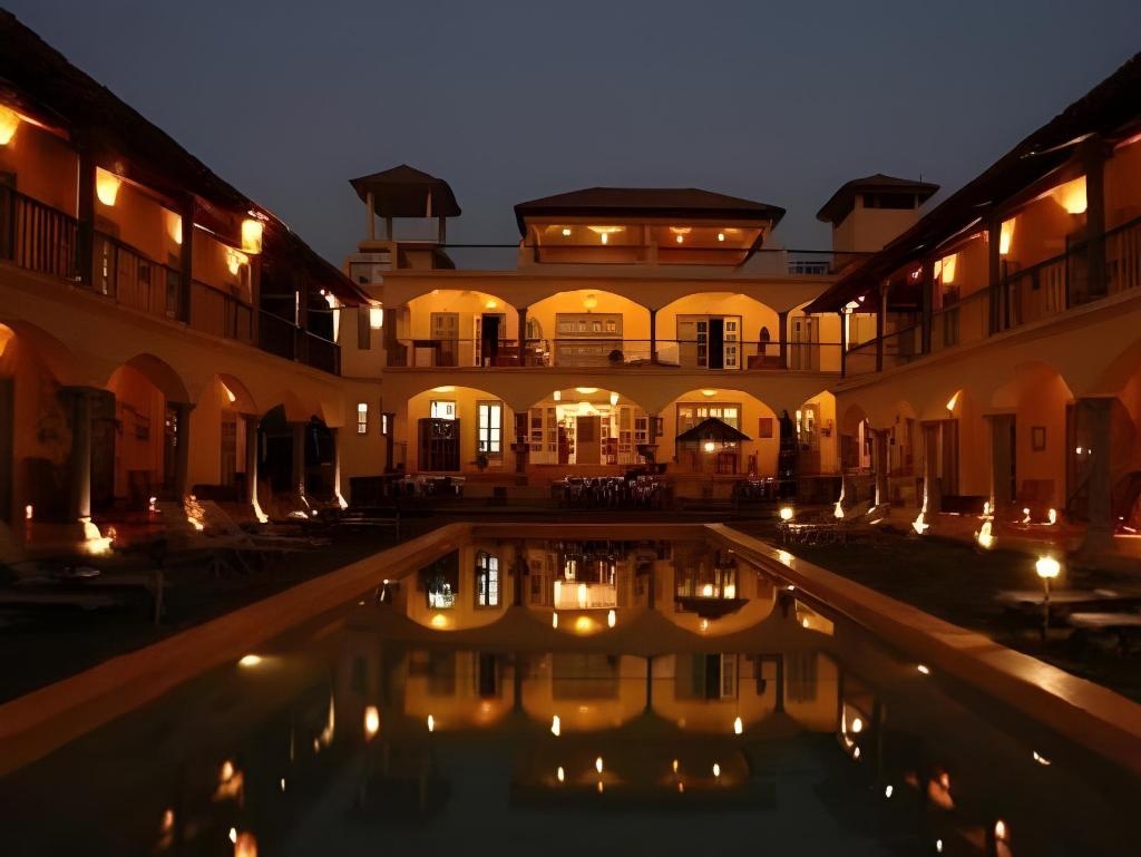 Sur La Mer Resort  Facilities  Swimming Pool 8