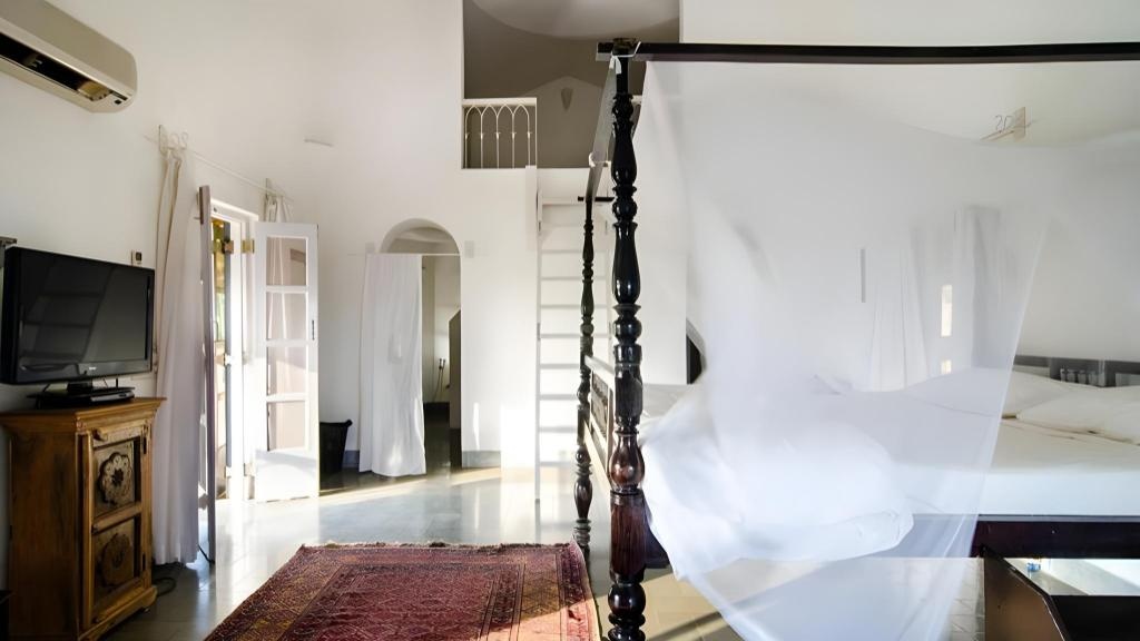 Sur La Mer Resort  Rooms  Maharaja Suite Interior View 7