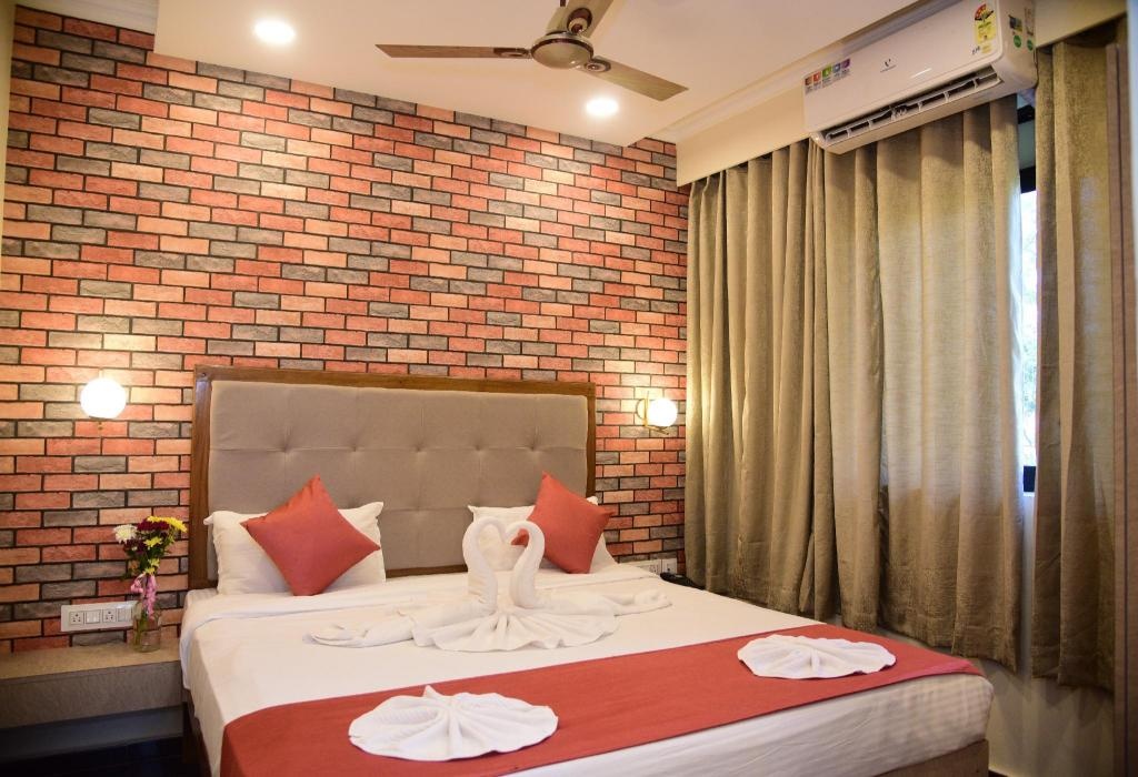 Valentines Retreat Near Candolim Beach  Rooms  Executive Suite Separate Living Room 4
