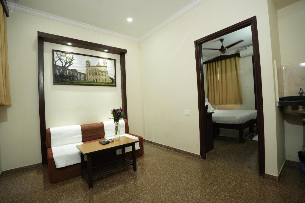 Valentines Retreat Near Candolim Beach  Rooms  Suite With Air Conditioning Room Plan 18