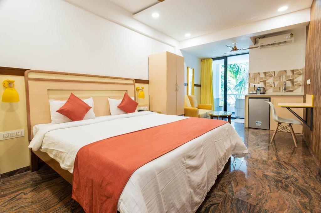 Valentines Retreat Near Candolim Beach  Rooms  Superior Room With Balcony Bed 1