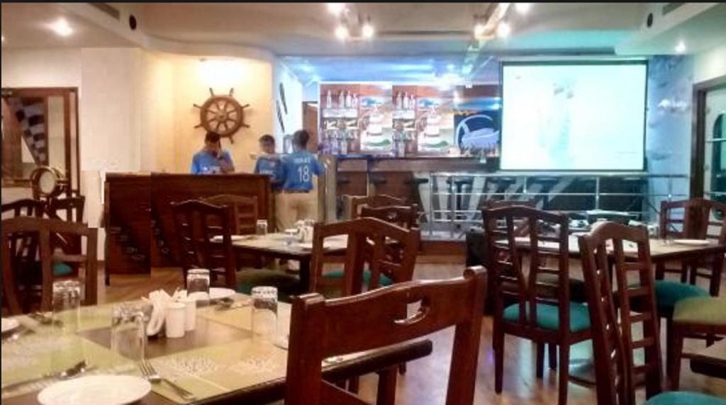 Sterling Goa Bardez  Facilities  Bar 25