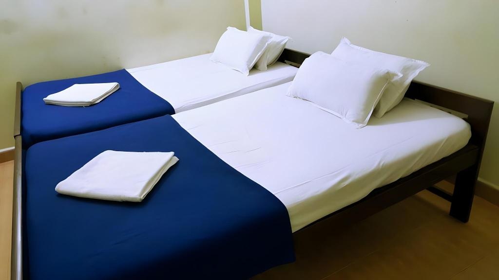 Majhi Hotel  Rooms  Standard Non AC Room 4