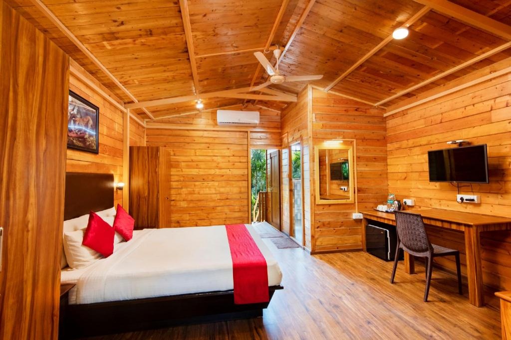 Majestic Beach Comforts Beachfront  Rooms  Wooden Cottage Room Plan 1