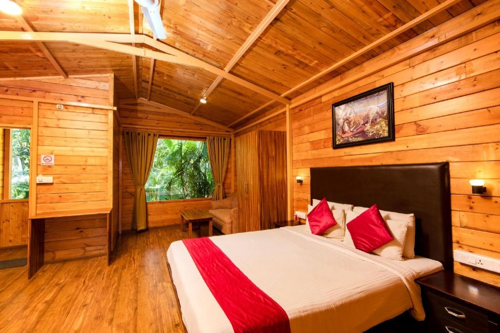 Majestic Beach Comforts Beachfront  Rooms  Wooden Cottage View 2
