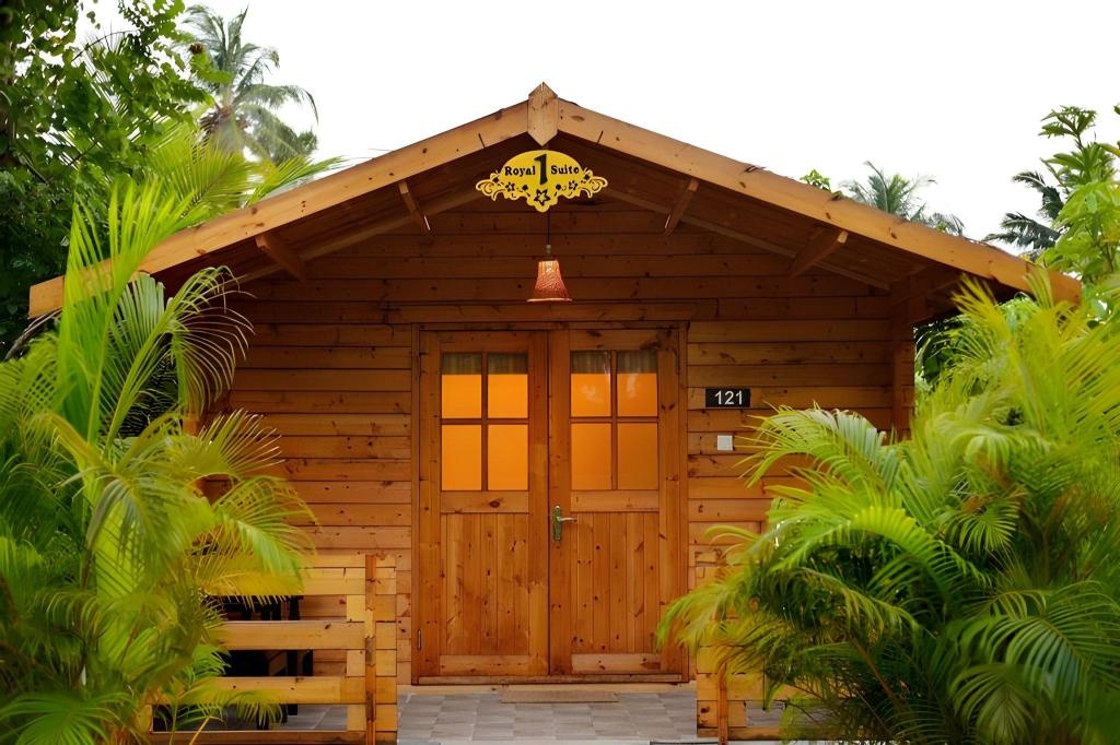 Majestic Beach Comforts Beachfront  Rooms  Rooms Image 4 4