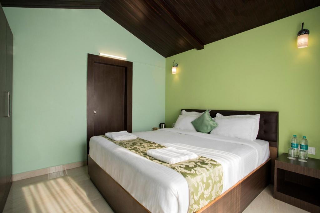 Antares Beach Resort And Club Vagator Beach  Rooms  Party Patpong Bedroom 10