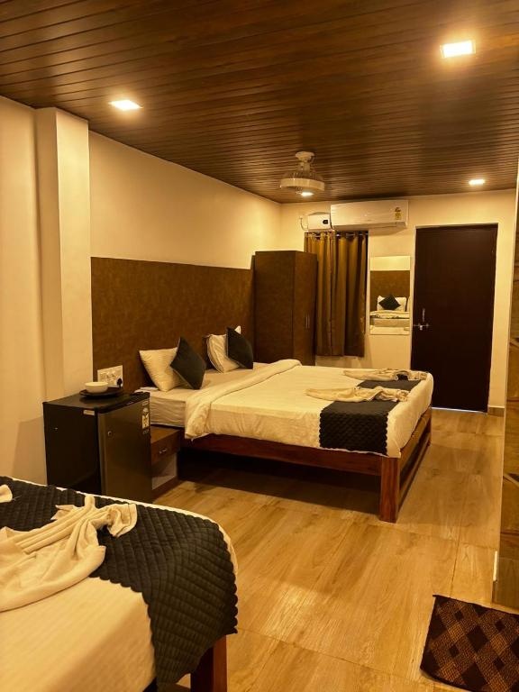 Baga Paradise Hotel  Rooms  Rooms Image 6 6
