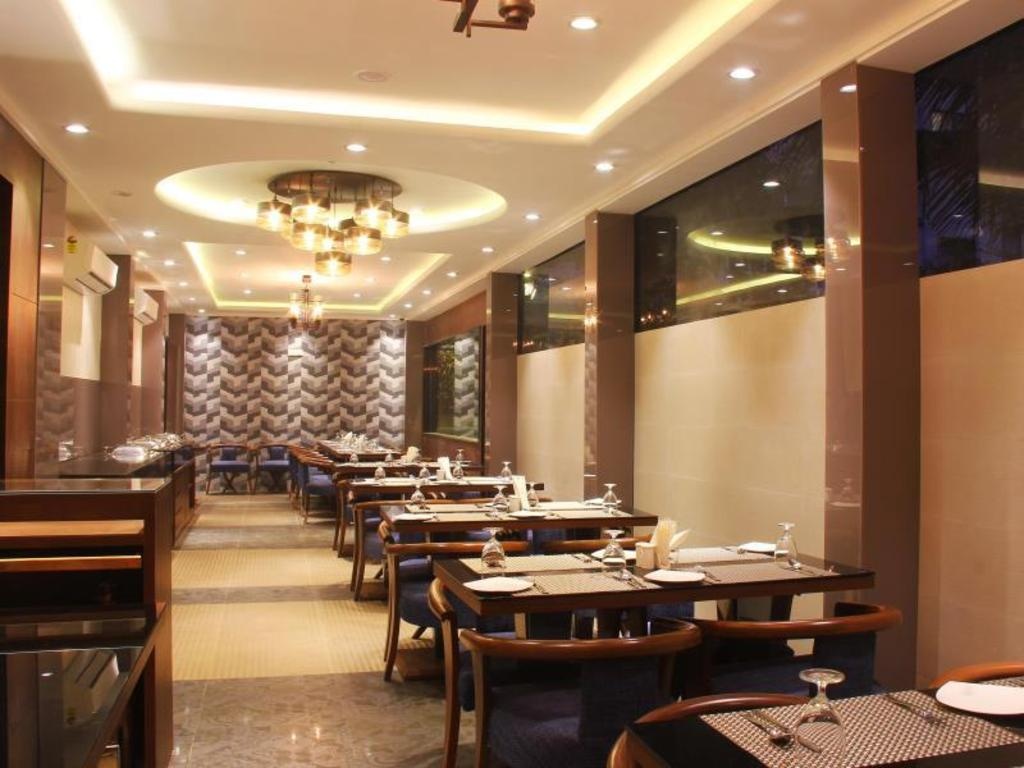 The Flora Residency  Dining  Restaurant 2
