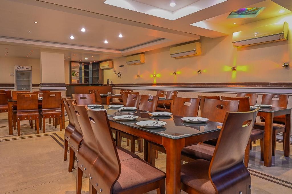 Resort The Karishma Grand  Dining  Restaurant 4