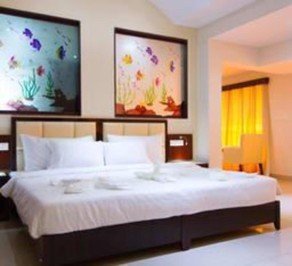 Resort The Karishma Grand  Rooms  Suite Room 5