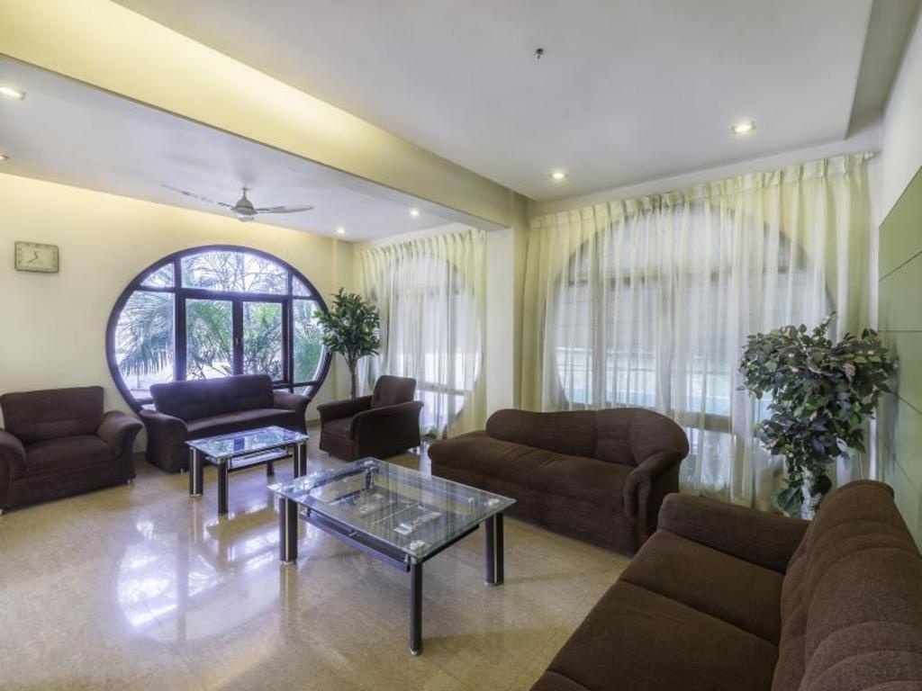 Treebo Green Park  Property Views  Lobby 2