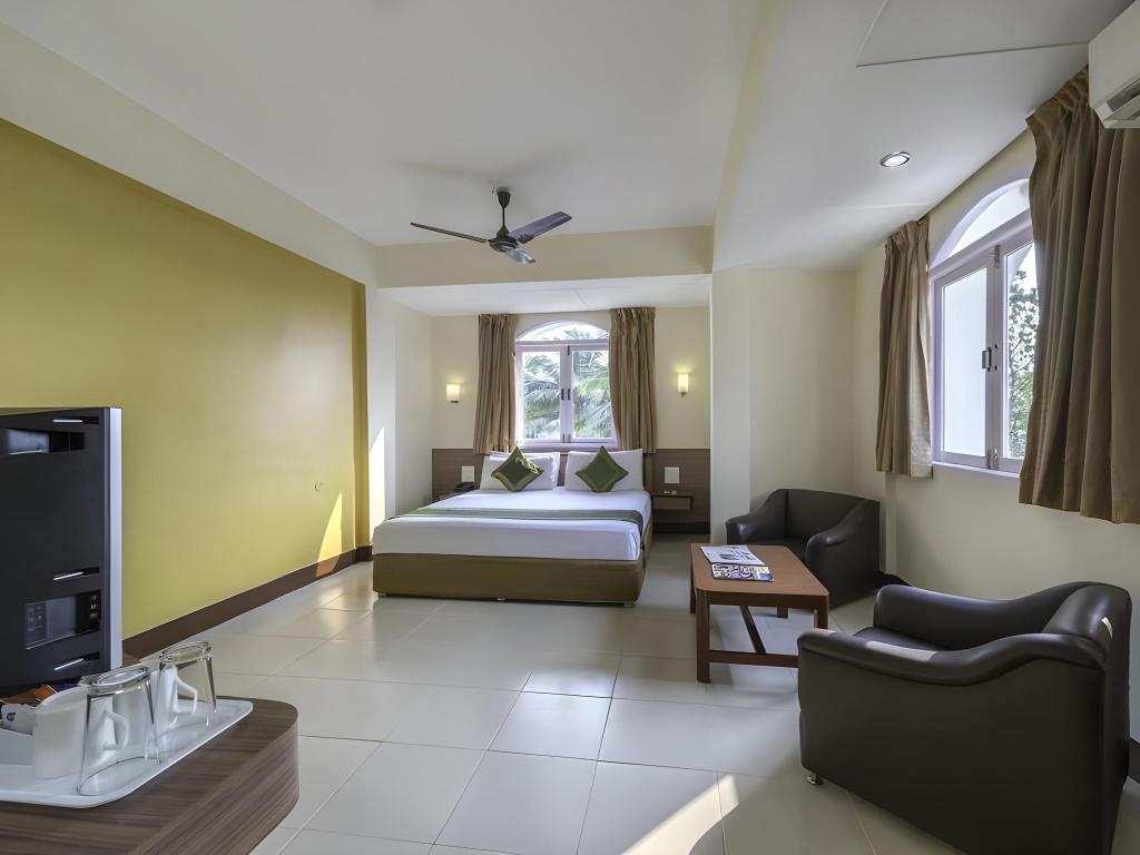 Treebo Green Park  Rooms  Standard Room 1