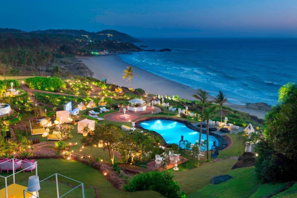 W Goa  Facilities  Swimming Pool 11