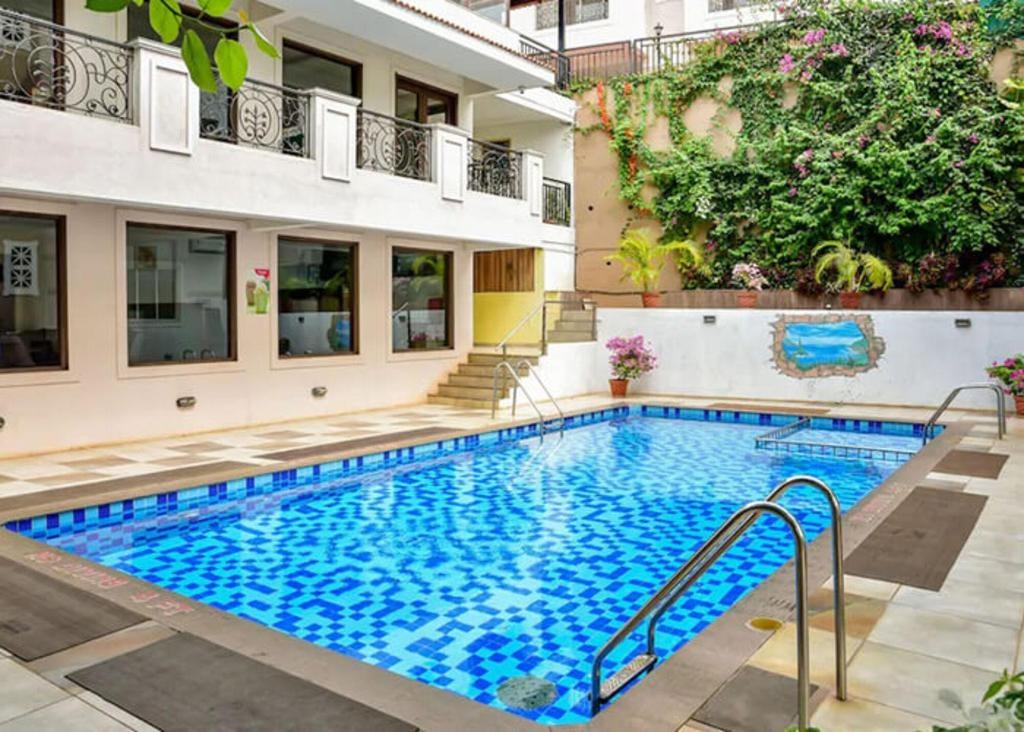 La Vida Studio Inn Baga Goa By Lords Hotels And Resorts  Facilities  Swimming Pool Outdoor 4