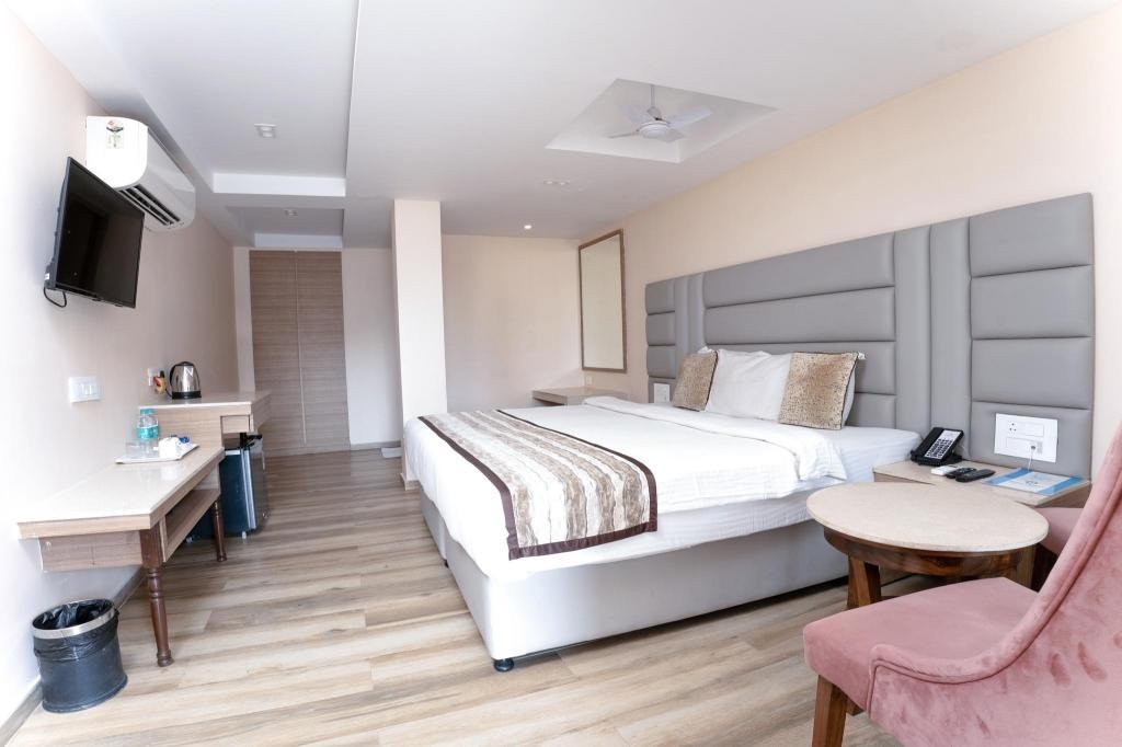 The Ocean Park Hotel  Rooms  Executive Bedroom 3
