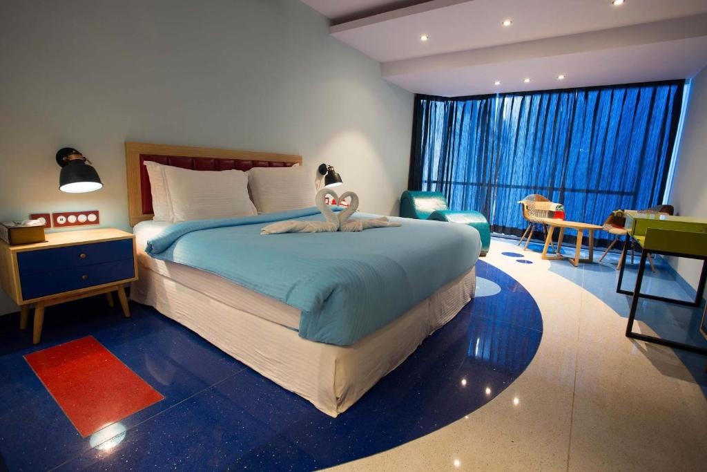 I Love Bell Bottoms  Rooms  Rooms Image 3 3