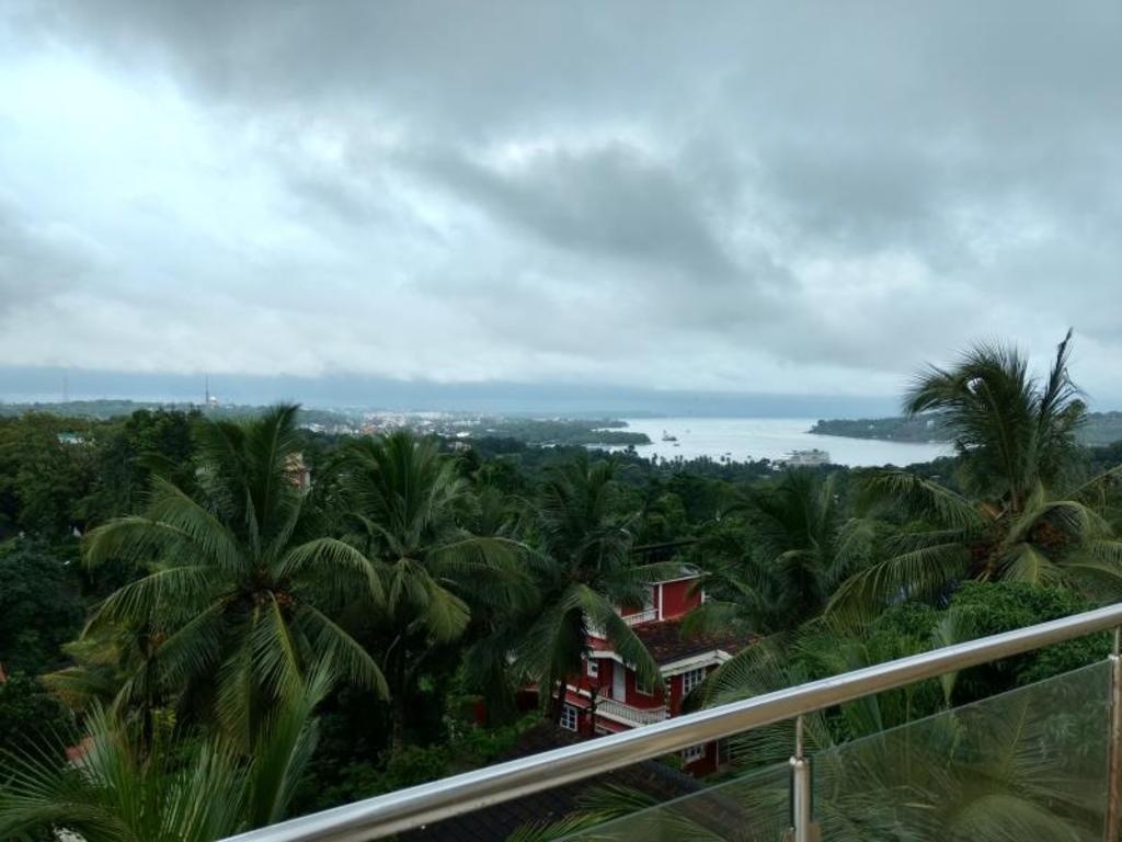 Ryans Holiday Apartment  Facilities  Balconyterrace 1