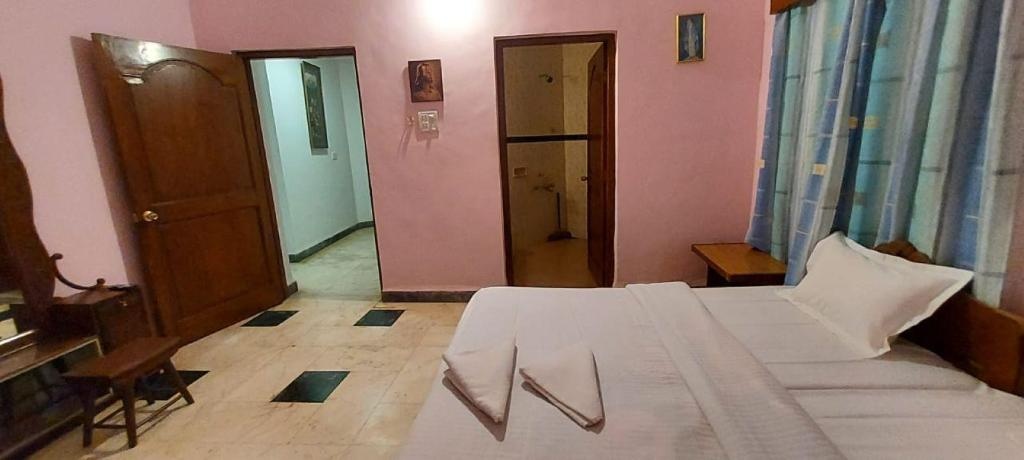 Seven Seas Villa  Rooms  Standard Rooms Bedroom 1