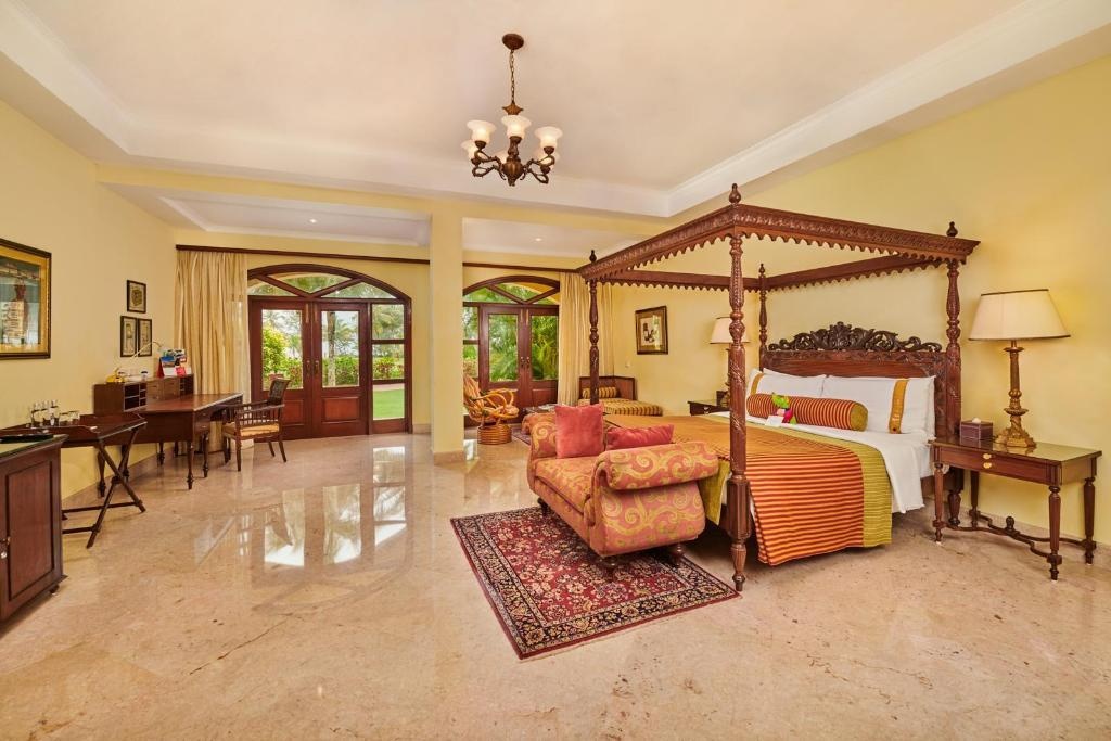 The LaLiT Golf Spa Resort Goa  Rooms  The LaLiT Legacy Suite Bed 6